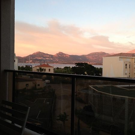 Residence Nayah-Maria Calvi  Bagian luar foto