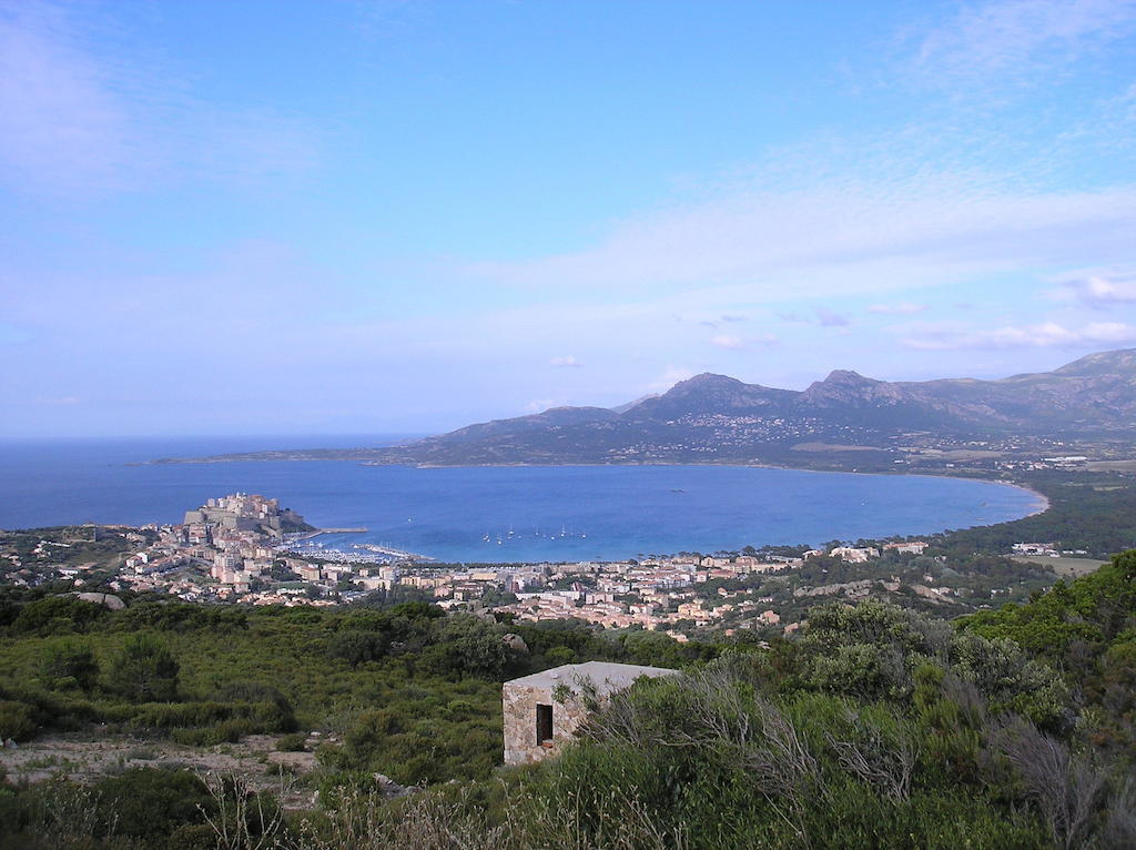 Residence Nayah-Maria Calvi  Bagian luar foto