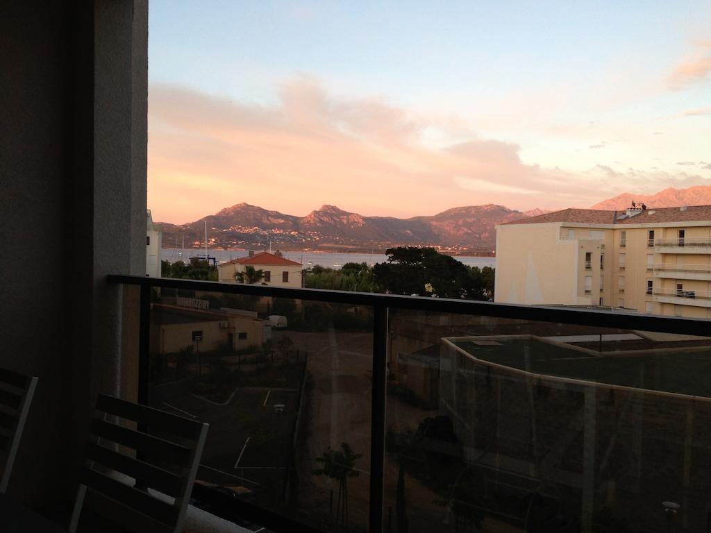 Residence Nayah-Maria Calvi  Bagian luar foto